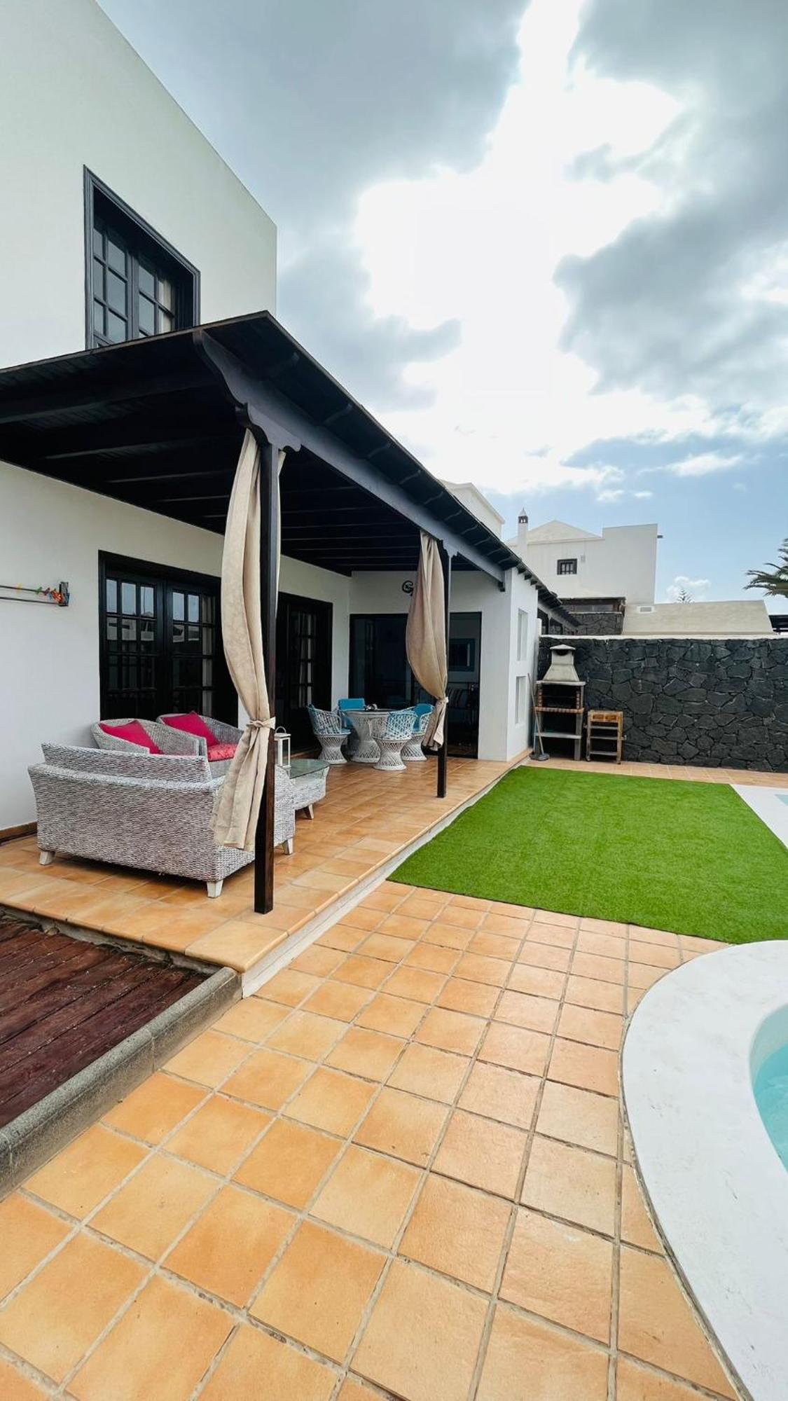Lovely Villa Kiluka Heated Pool 普拉亚布兰卡 外观 照片