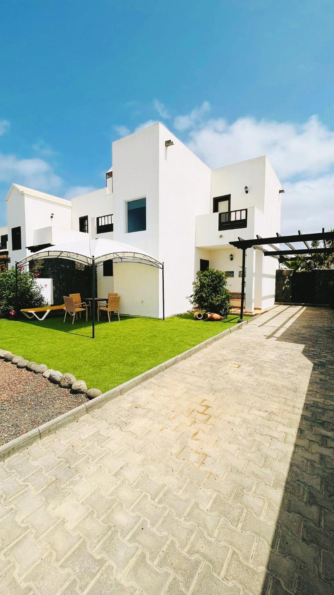Lovely Villa Kiluka Heated Pool 普拉亚布兰卡 外观 照片